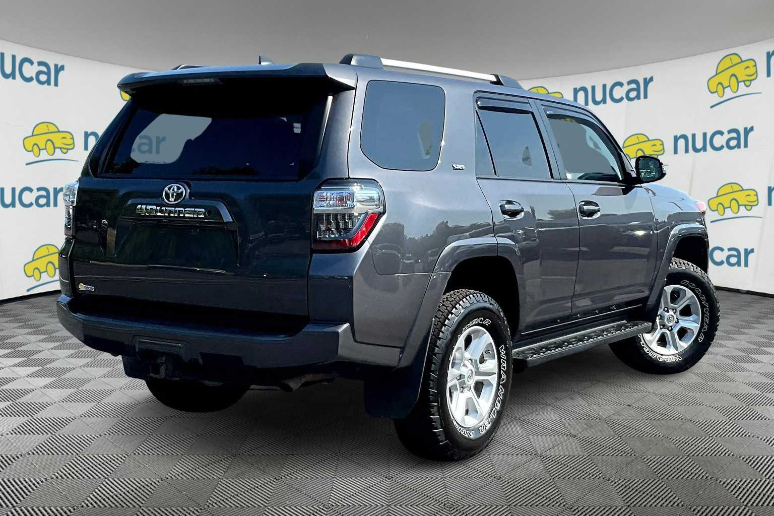 2019 Toyota 4Runner SR5 - Photo 6