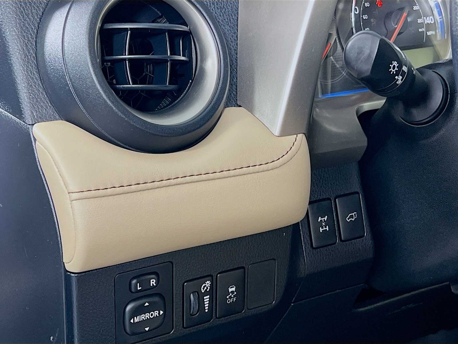 2013 Toyota RAV4 Limited - Photo 10
