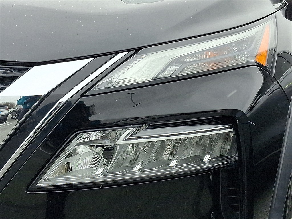 2021 Nissan Rogue SV - Photo 8