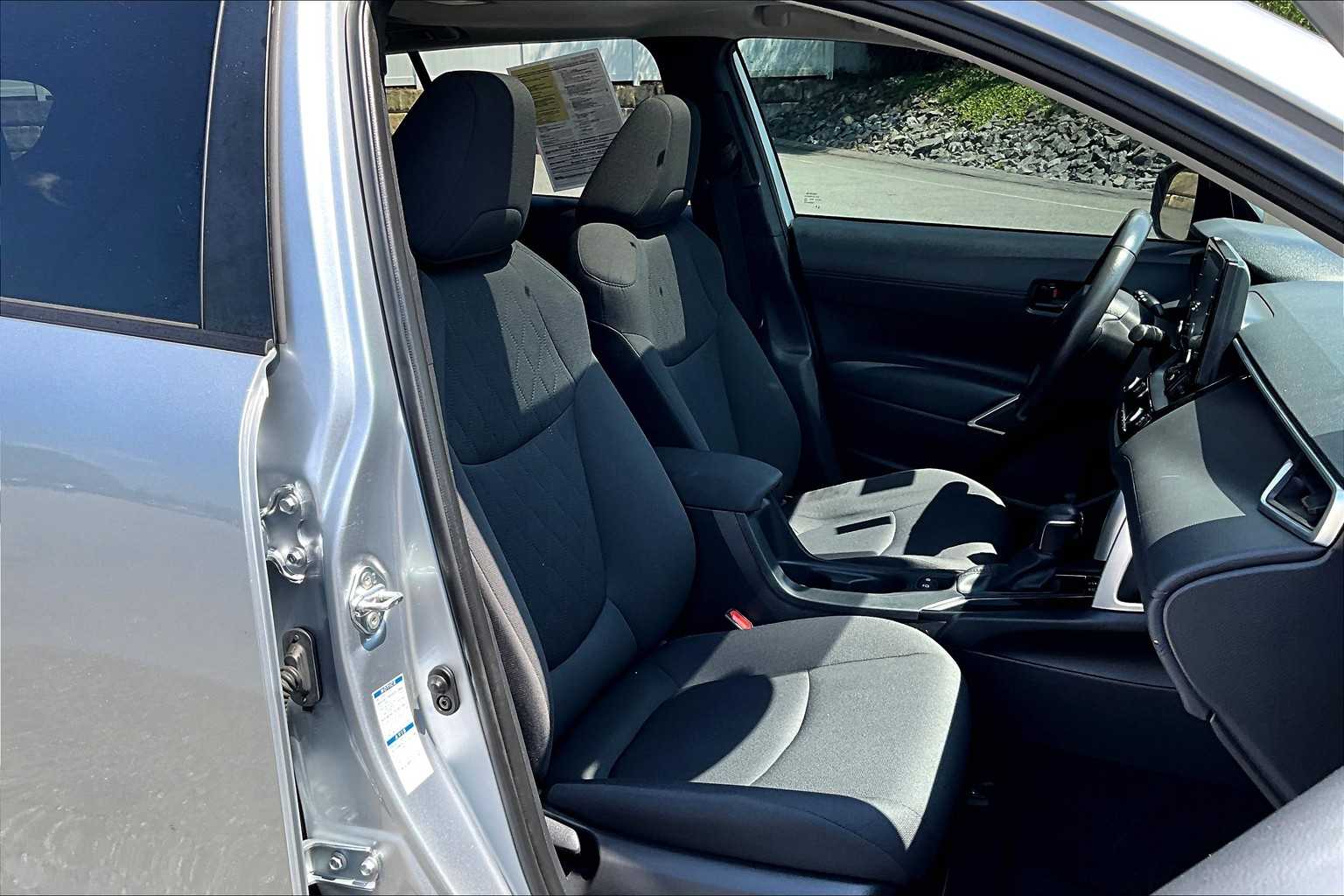 2022 Toyota Corolla Cross LE - Photo 11
