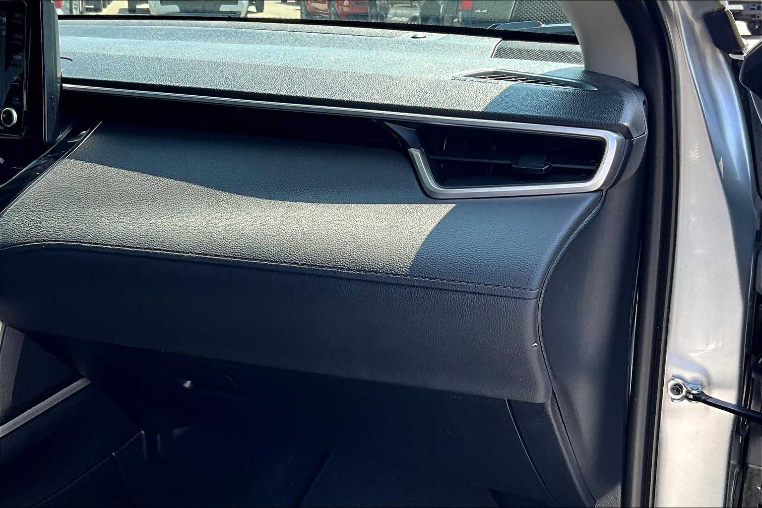 2022 Toyota Corolla Cross LE - Photo 13