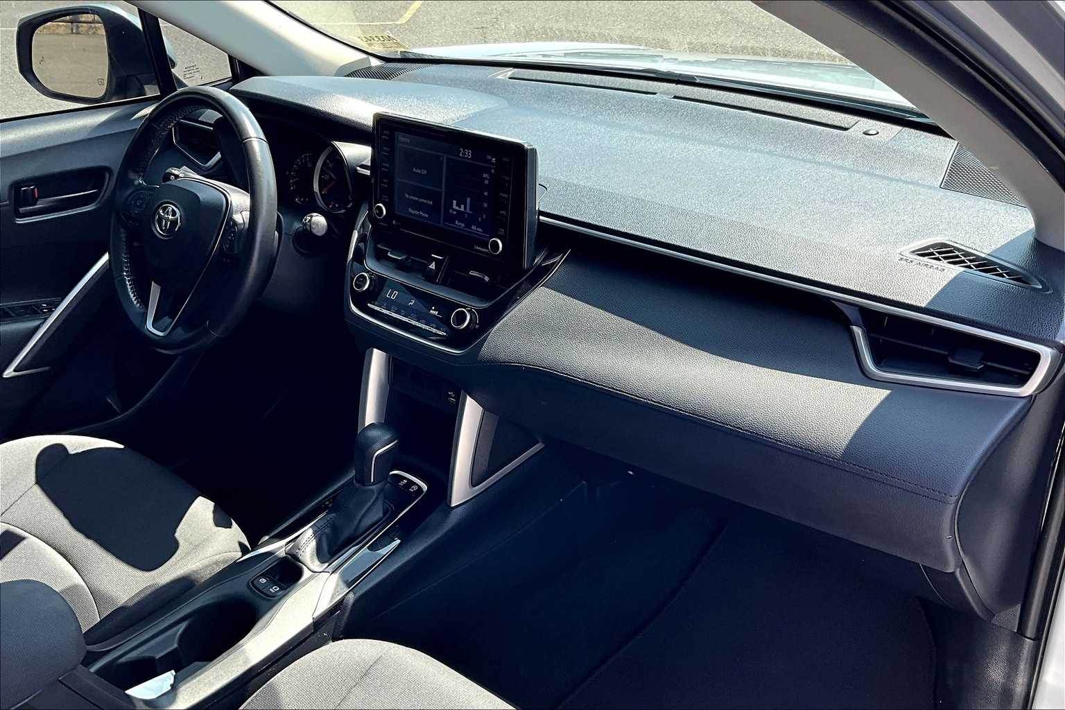 2022 Toyota Corolla Cross LE - Photo 14