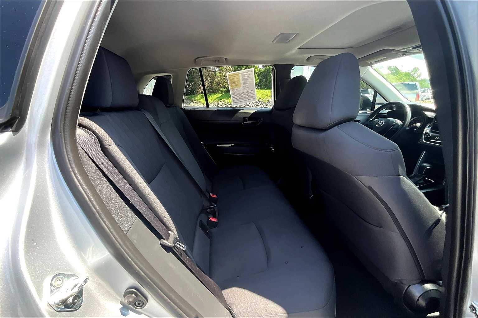 2022 Toyota Corolla Cross LE - Photo 16