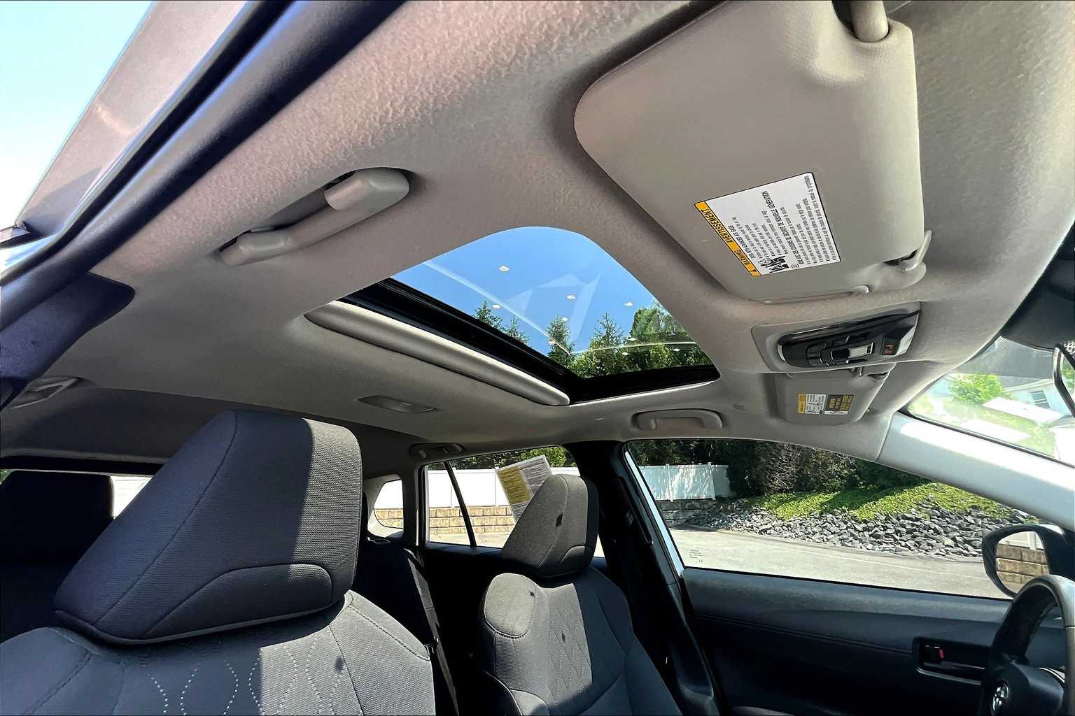 2022 Toyota Corolla Cross LE - Photo 22