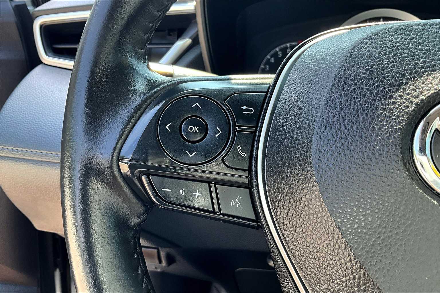2022 Toyota Corolla Cross LE - Photo 23