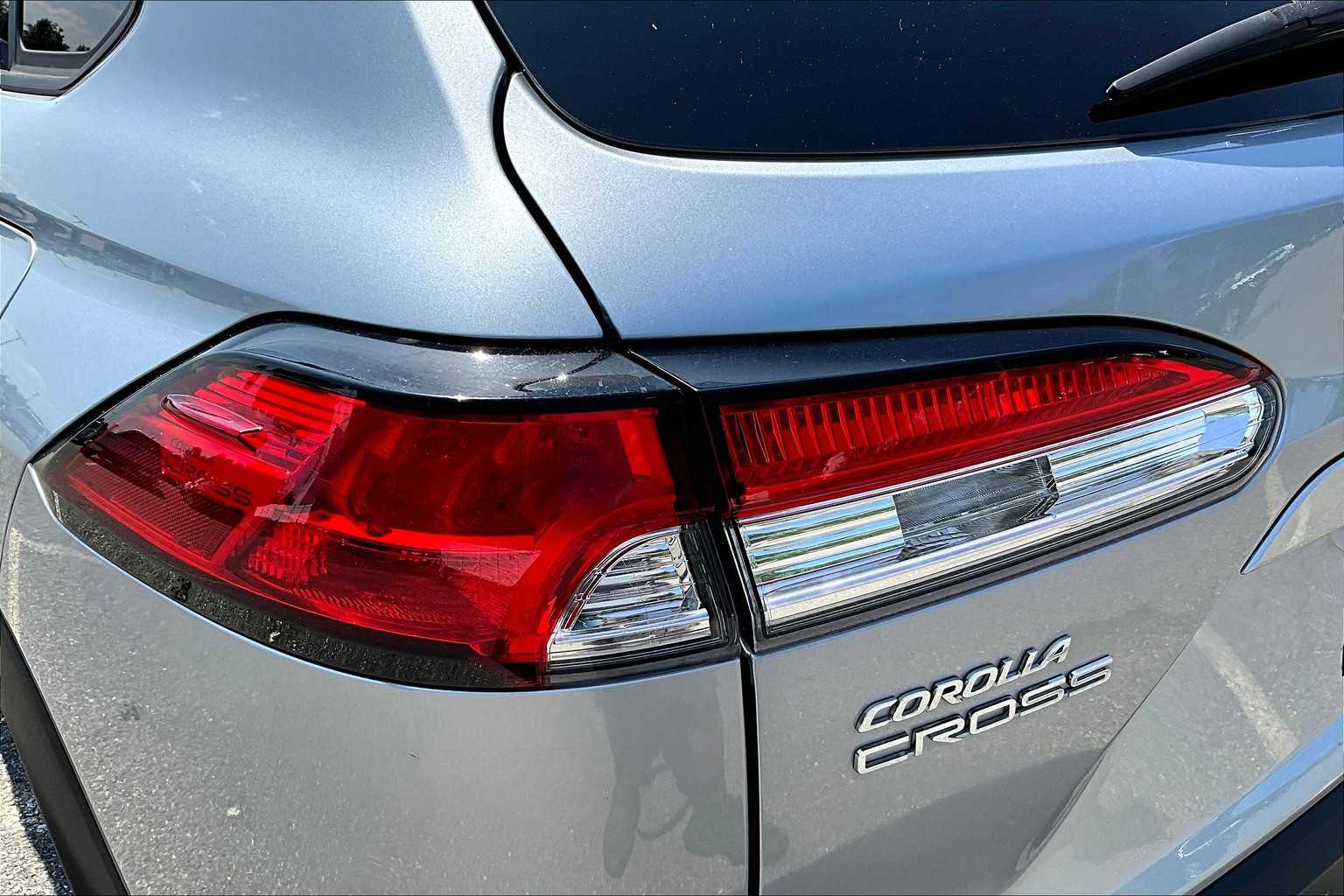 2022 Toyota Corolla Cross LE - Photo 34