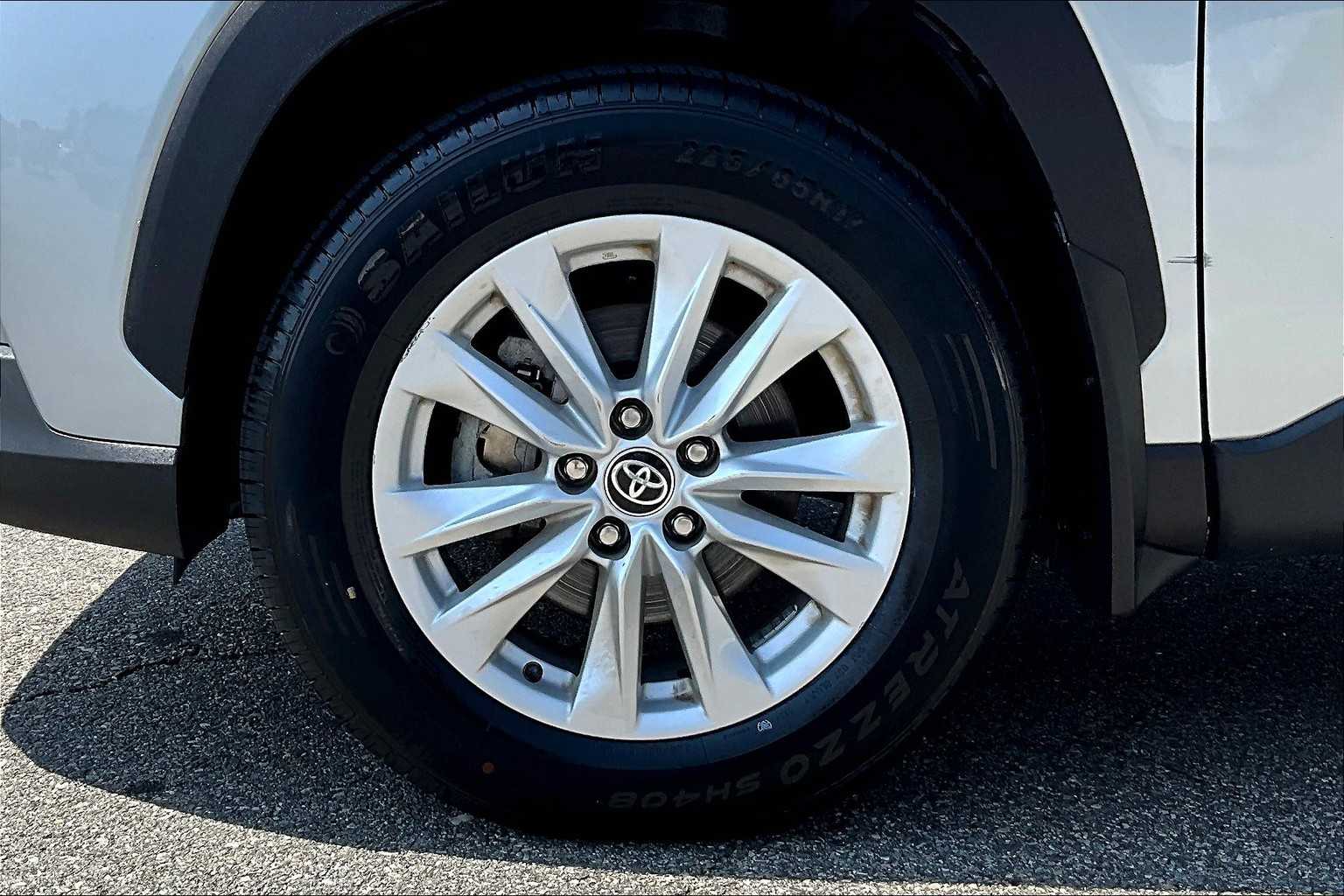 2022 Toyota Corolla Cross LE - Photo 7