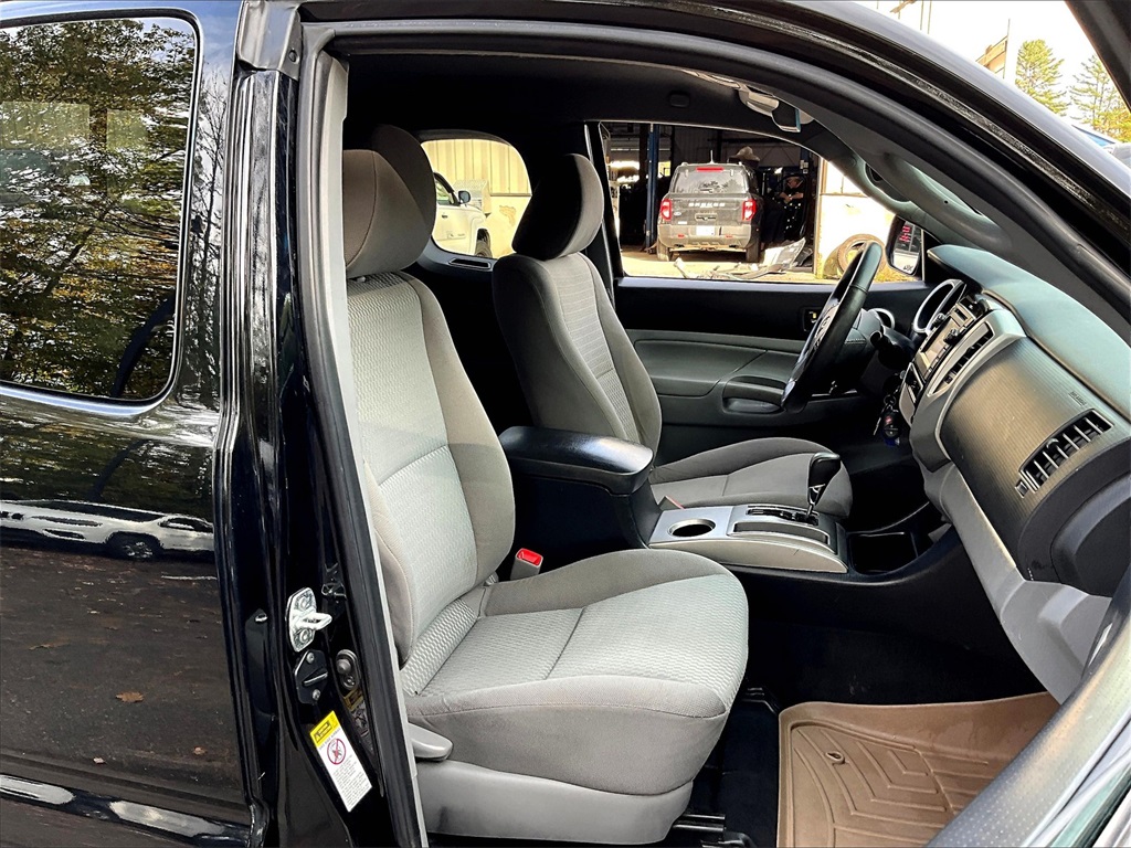 2013 Toyota Tacoma Base - Photo 11