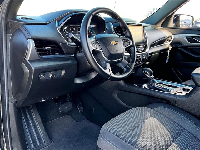 2023 Chevrolet Traverse LT - Photo 8