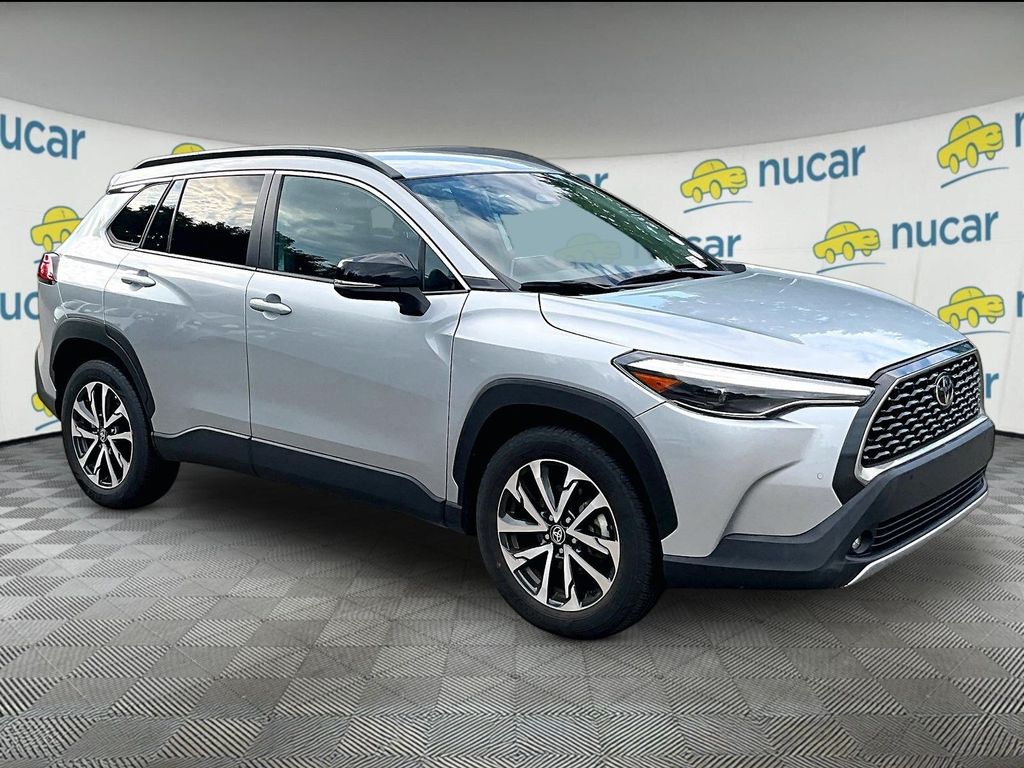 2025 Toyota Corolla Cross XLE