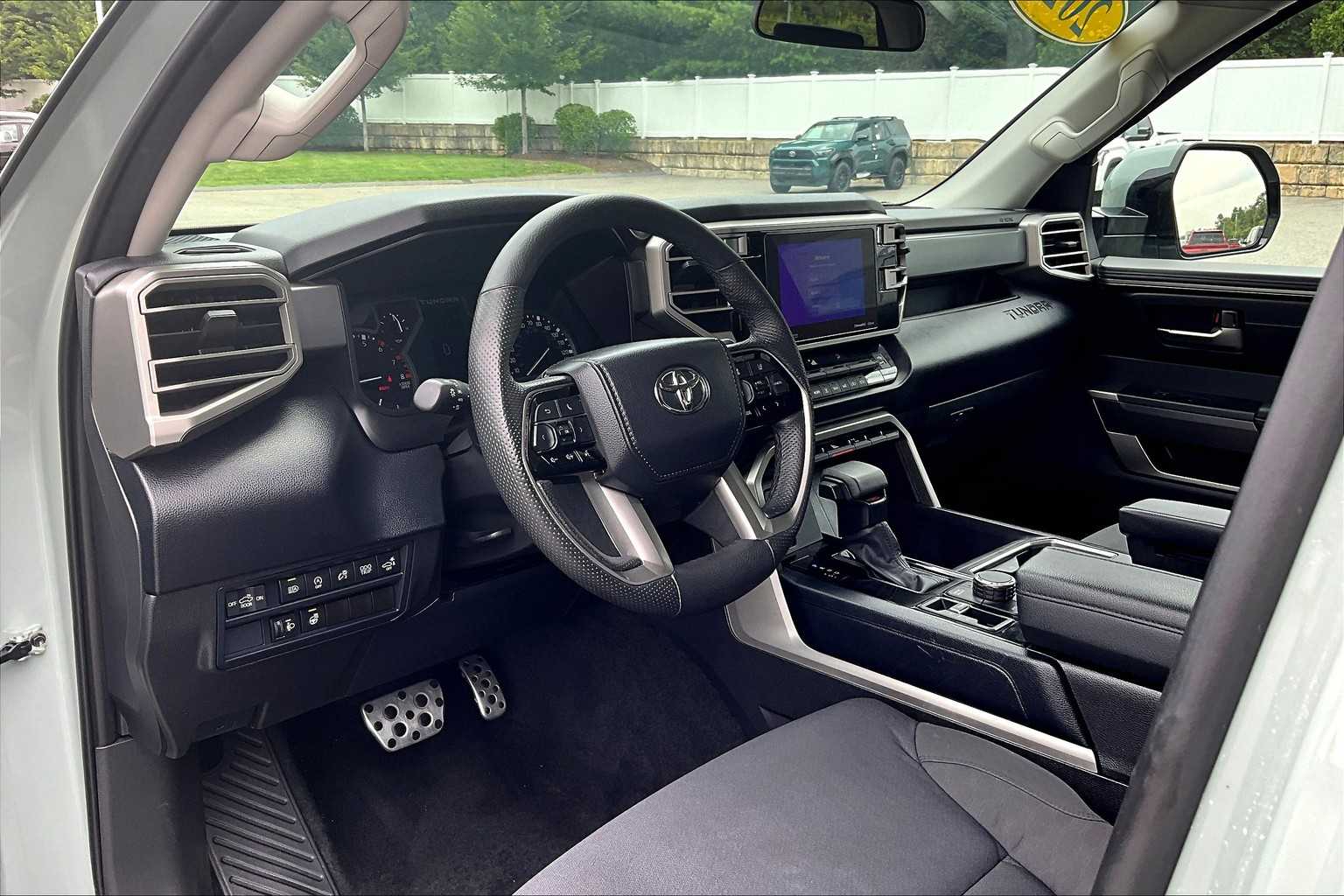 2024 Toyota Tundra SR5 - Photo 8