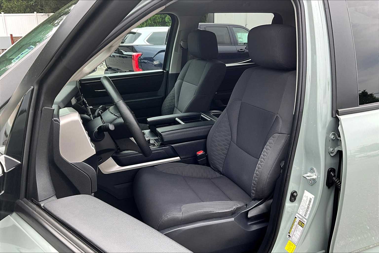 2024 Toyota Tundra SR5 - Photo 10