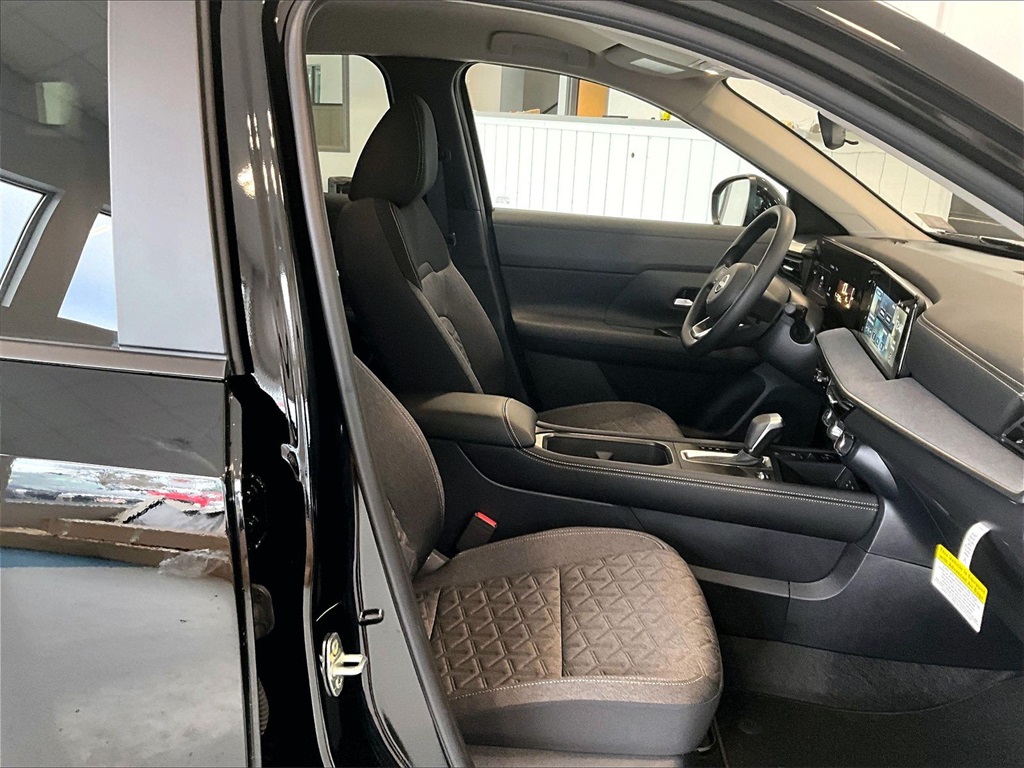 2025 Nissan Kicks SV - Photo 11