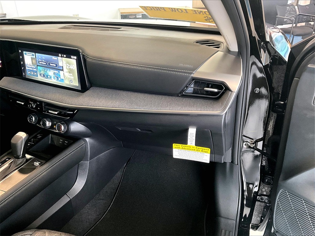 2025 Nissan Kicks SV - Photo 13