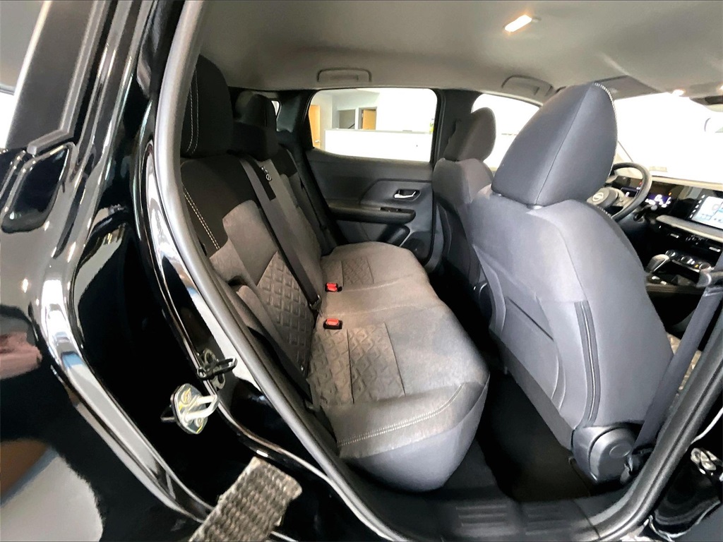 2025 Nissan Kicks SV - Photo 16