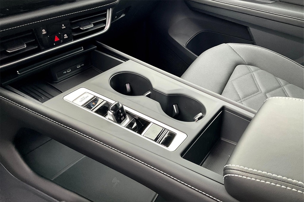 2025 Volkswagen Atlas 2.0T SE - Photo 14