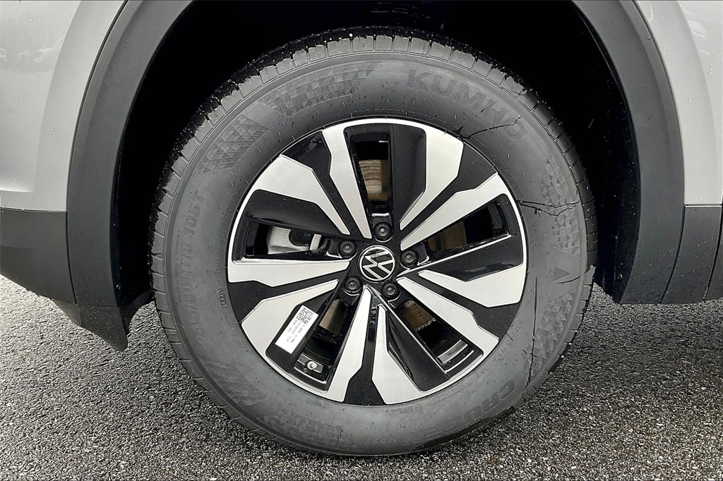 2025 Volkswagen Atlas 2.0T SE - Photo 8