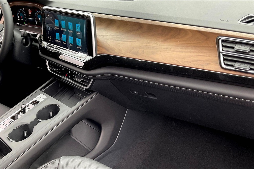 2025 Volkswagen Atlas 2.0T SE - Photo 10