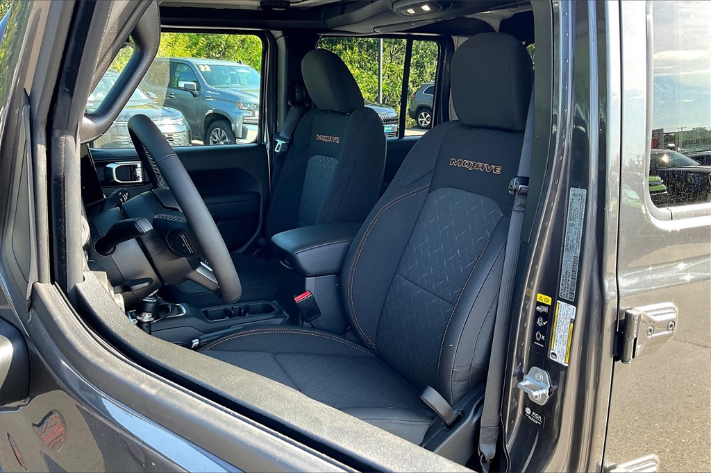 2025 Jeep Gladiator Mojave - Photo 11
