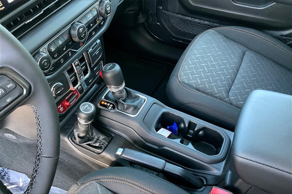 2025 Jeep Gladiator Mojave - Photo 14