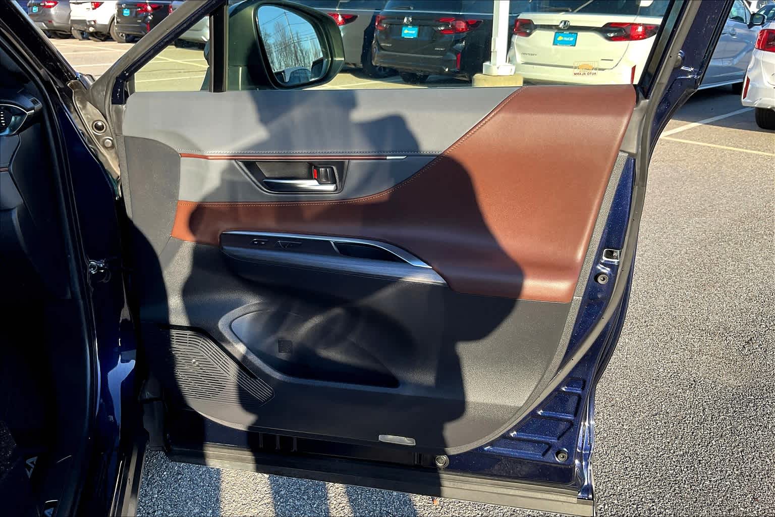 2021 Toyota Venza XLE - Photo 12