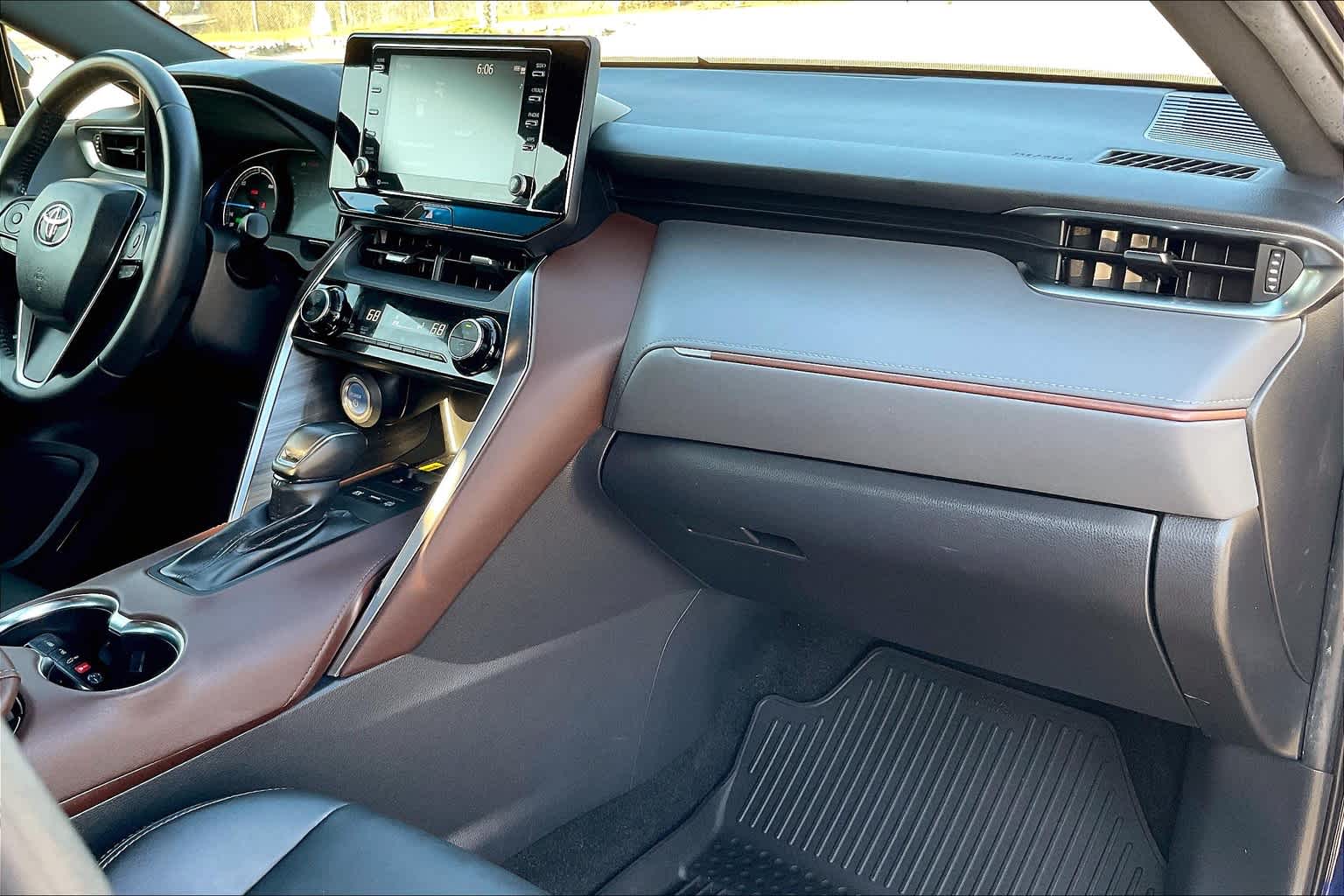 2021 Toyota Venza XLE - Photo 14