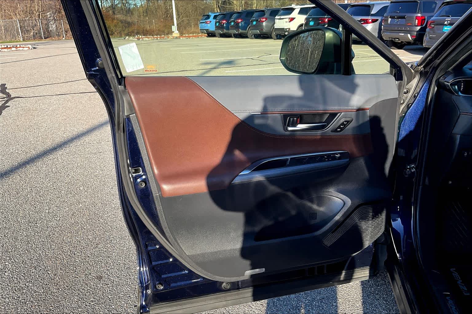 2021 Toyota Venza XLE - Photo 9