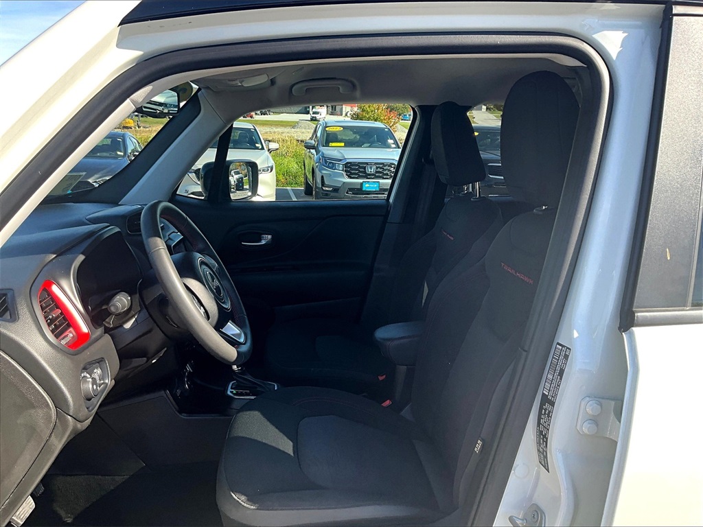 2023 Jeep Renegade Trailhawk - Photo 10