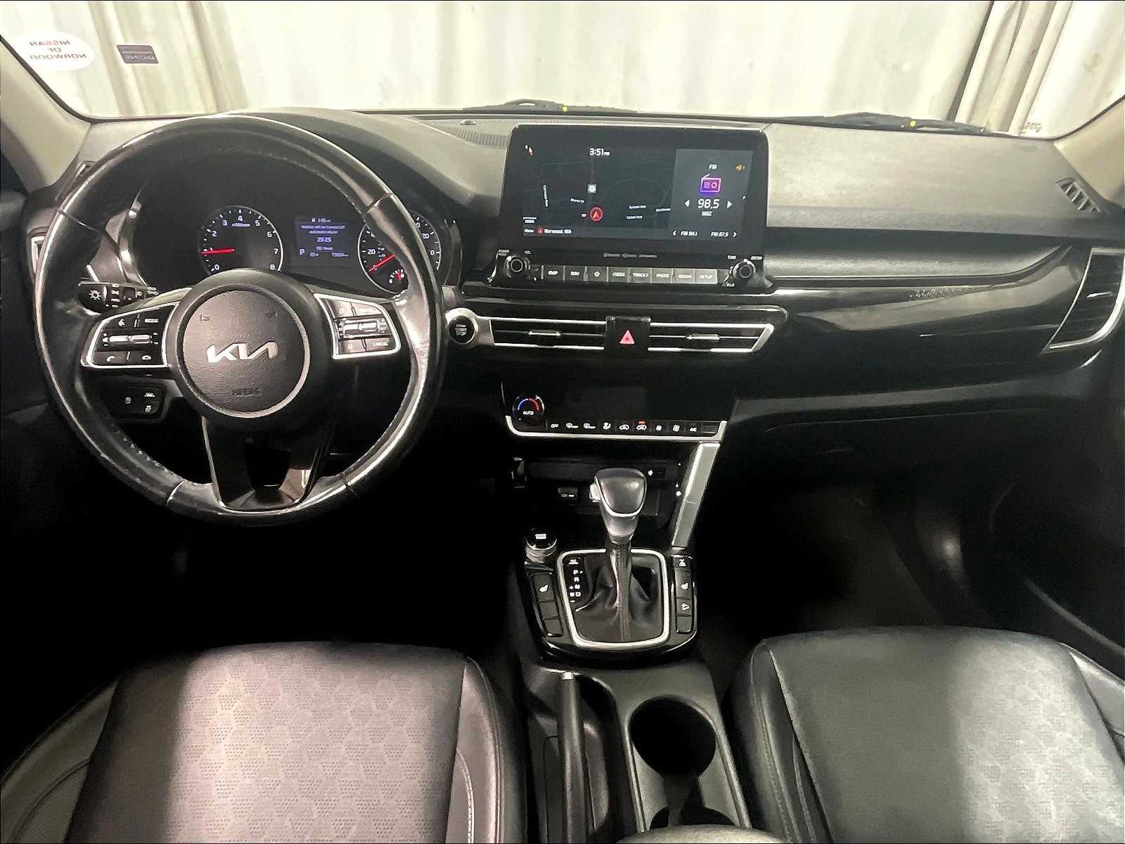 2022 Kia Seltos EX - Photo 22