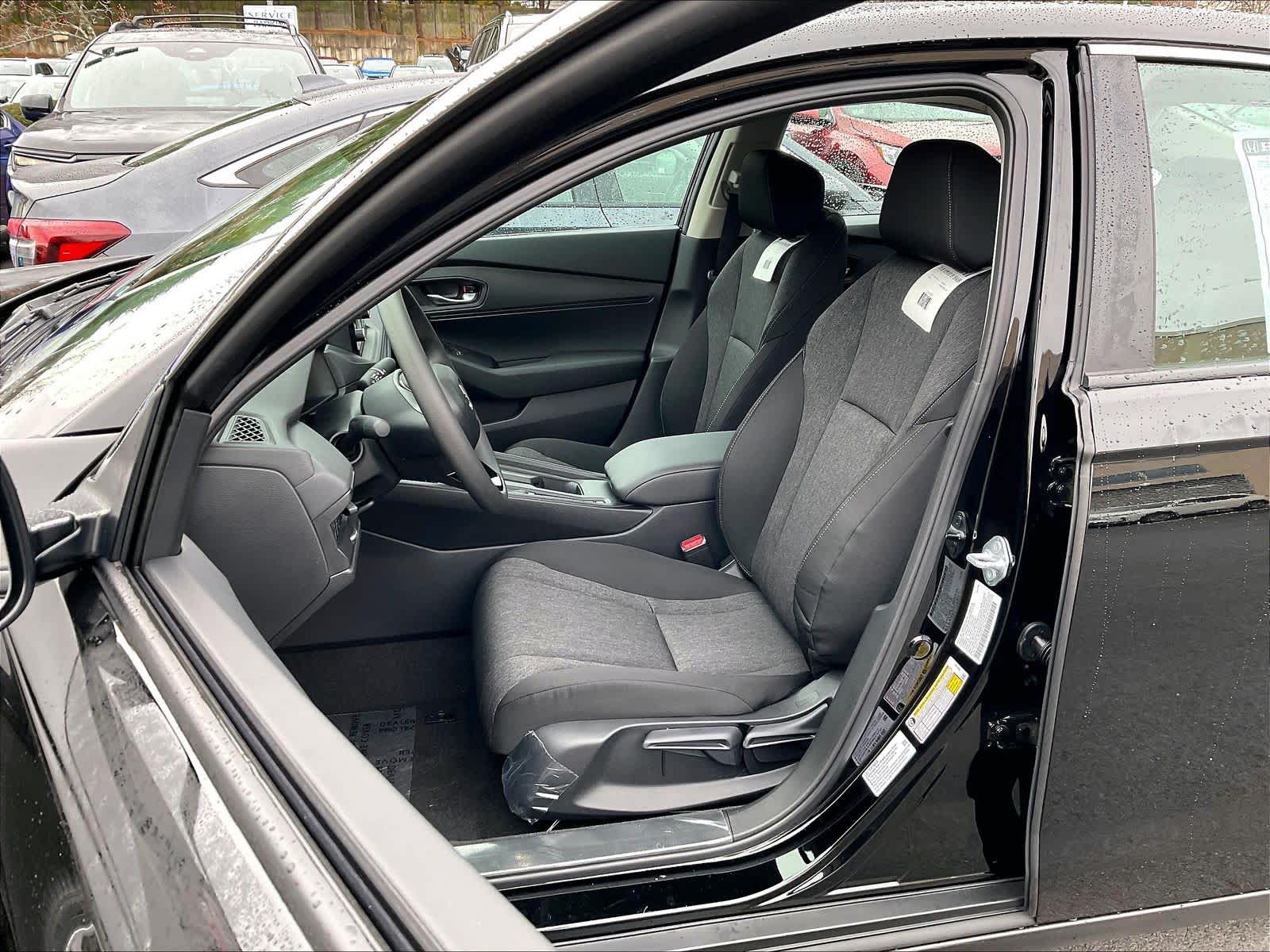 2025 Honda Accord LX - Photo 11