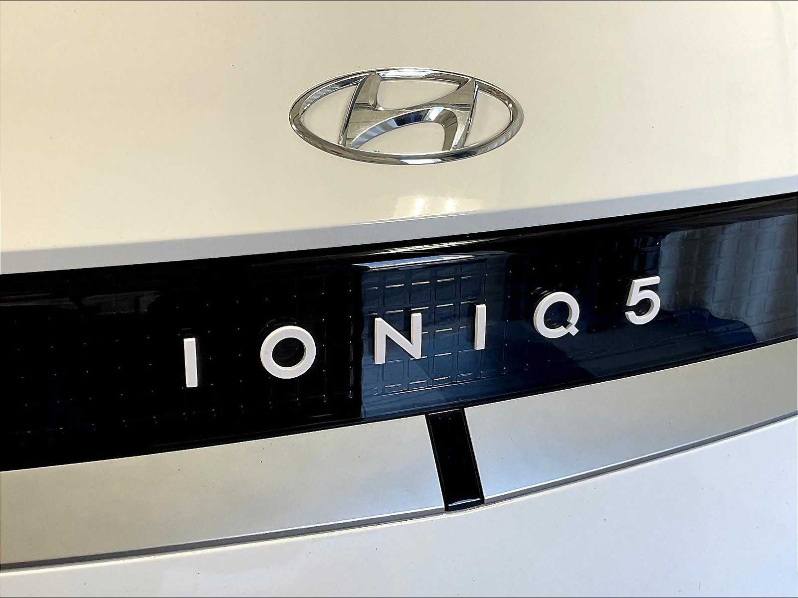 2022 Hyundai IONIQ 5 SE - Photo 28