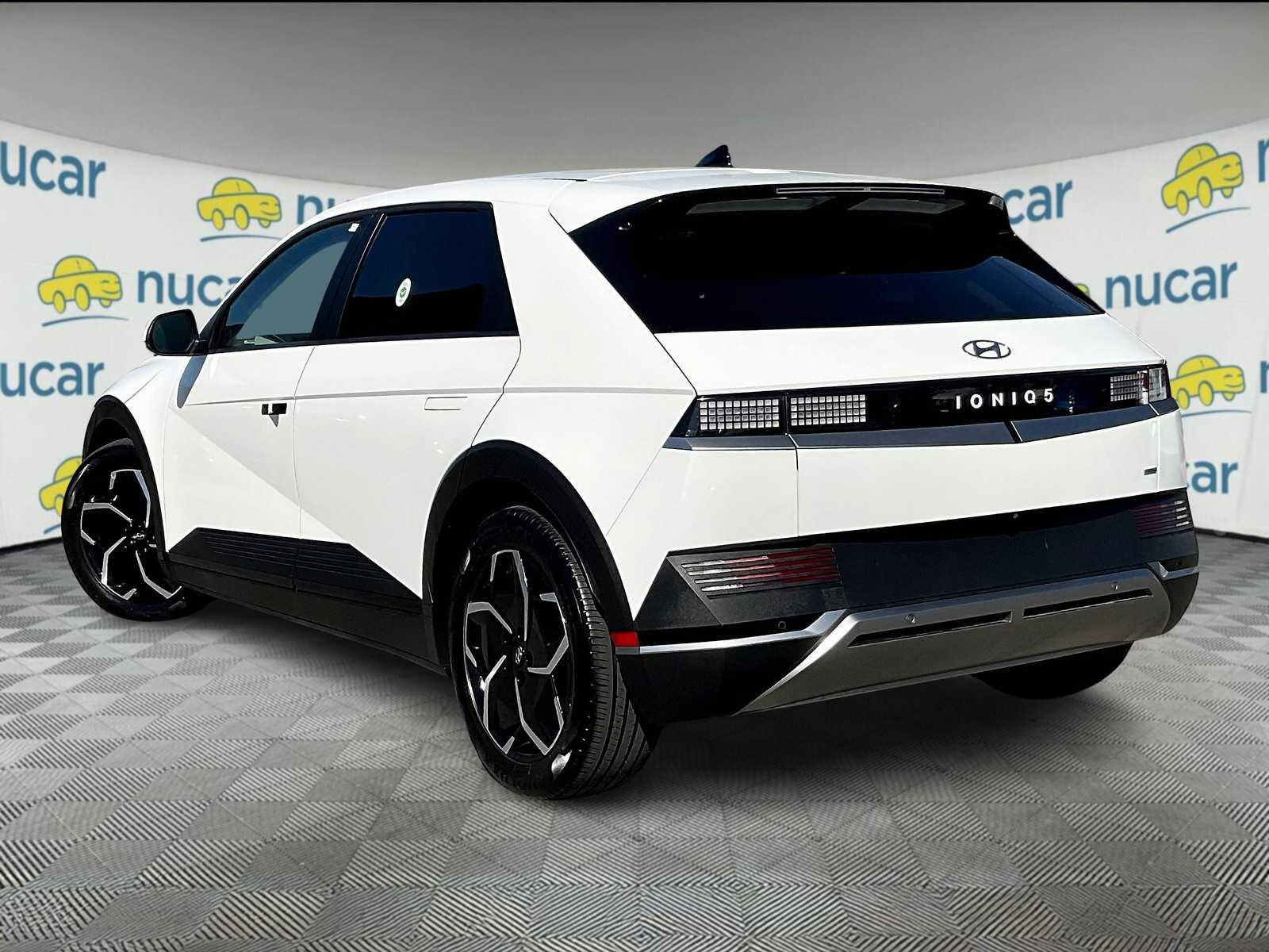 2022 Hyundai IONIQ 5 SE - Photo 4