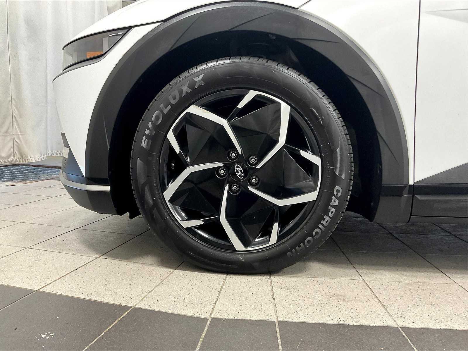 2022 Hyundai IONIQ 5 SE - Photo 7