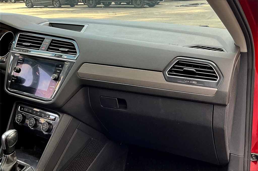 2021 Volkswagen Tiguan 2.0T SE - Photo 13