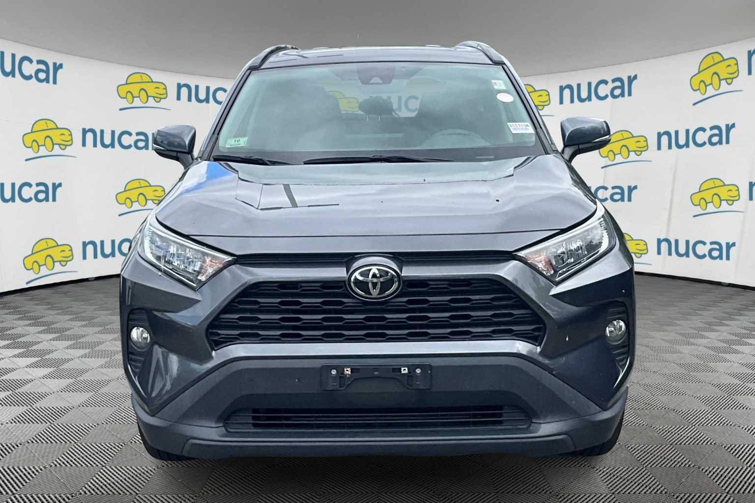 2020 Toyota RAV4 XLE - Photo 2