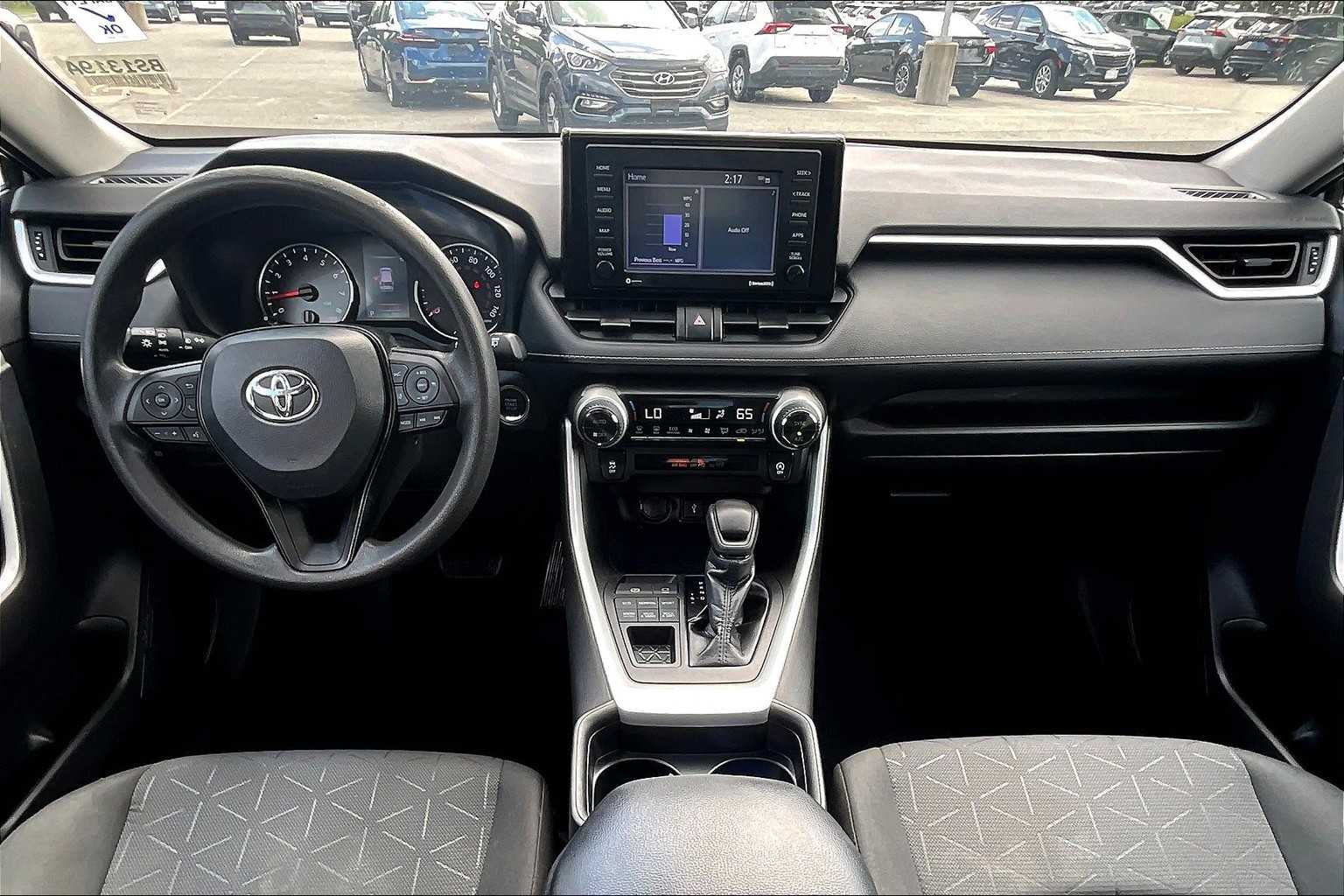 2020 Toyota RAV4 XLE - Photo 21