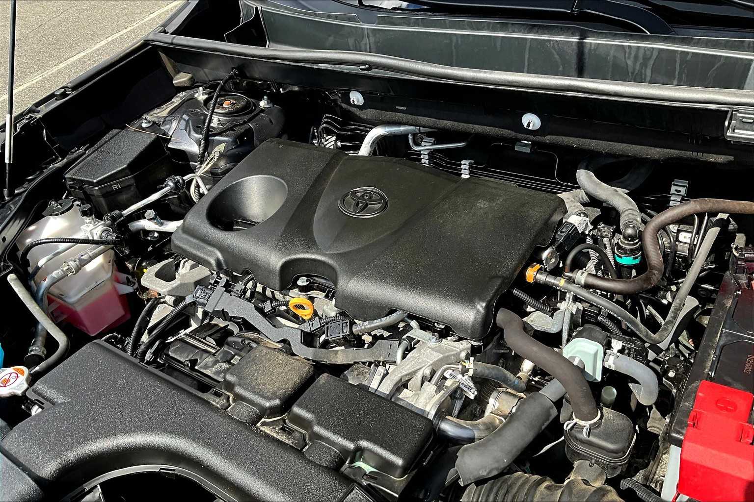 2020 Toyota RAV4 XLE - Photo 35