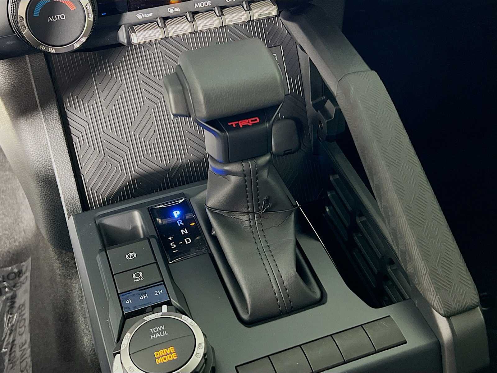 2025 Toyota Tacoma TRD Sport - Photo 11