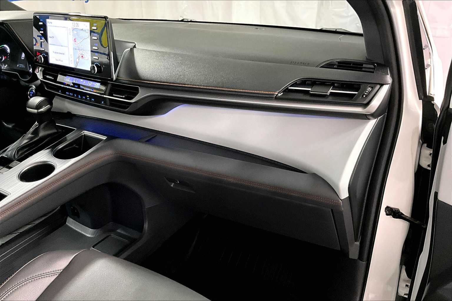 2022 Toyota Sienna XSE - Photo 13