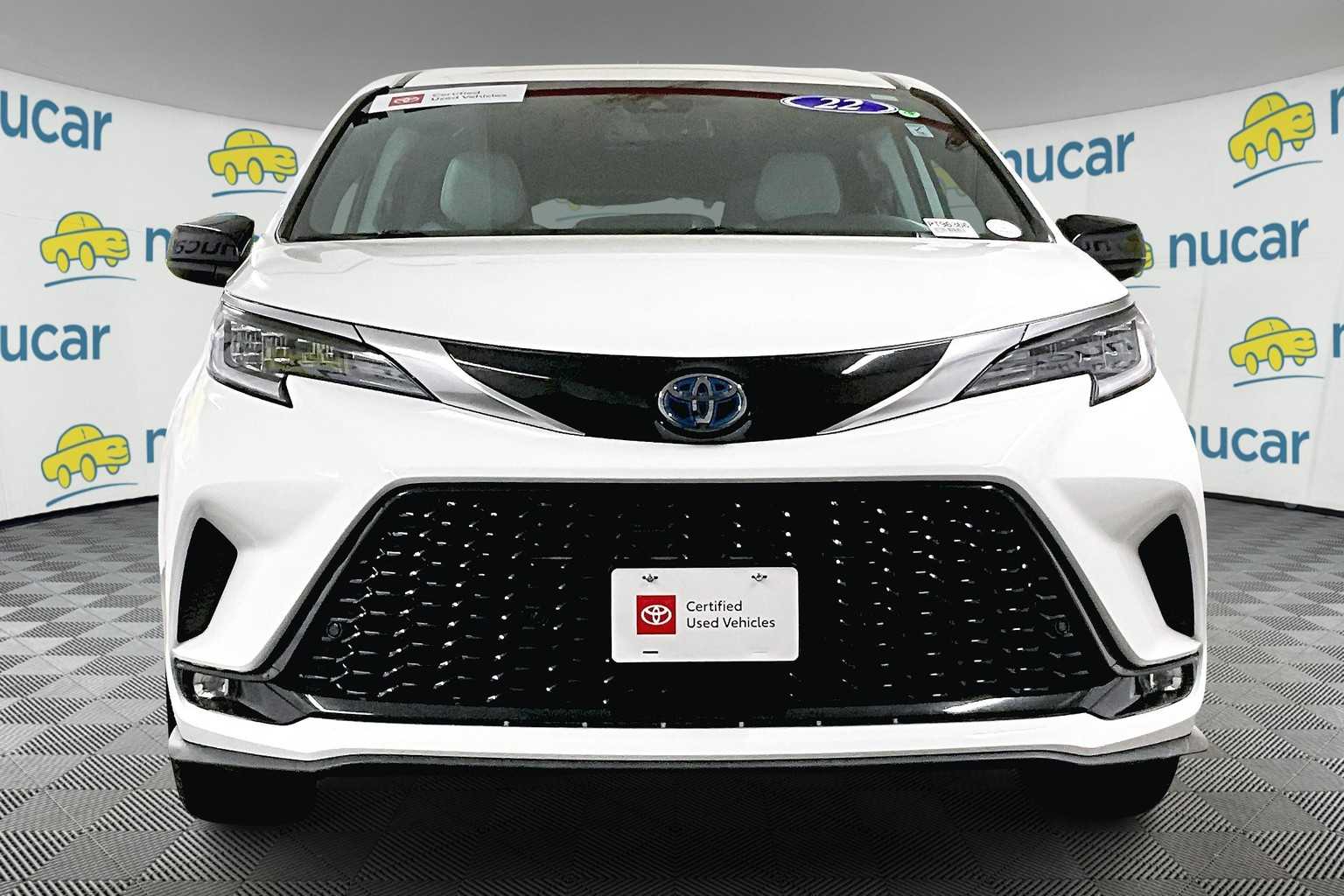 2022 Toyota Sienna XSE - Photo 2