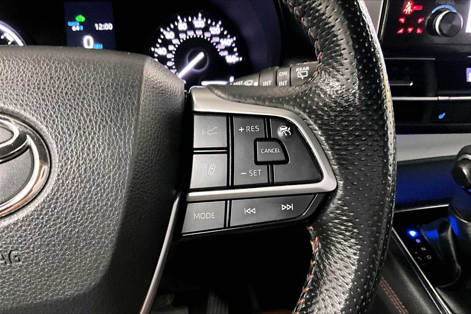 2022 Toyota Sienna XSE - Photo 25