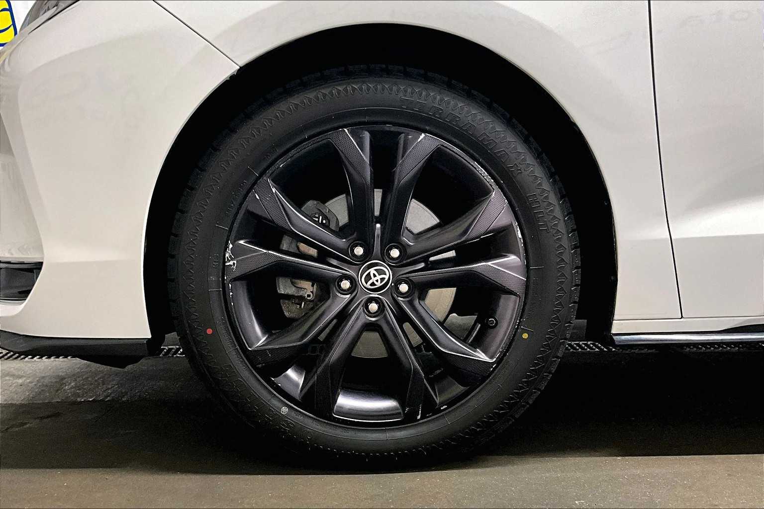 2022 Toyota Sienna XSE - Photo 7