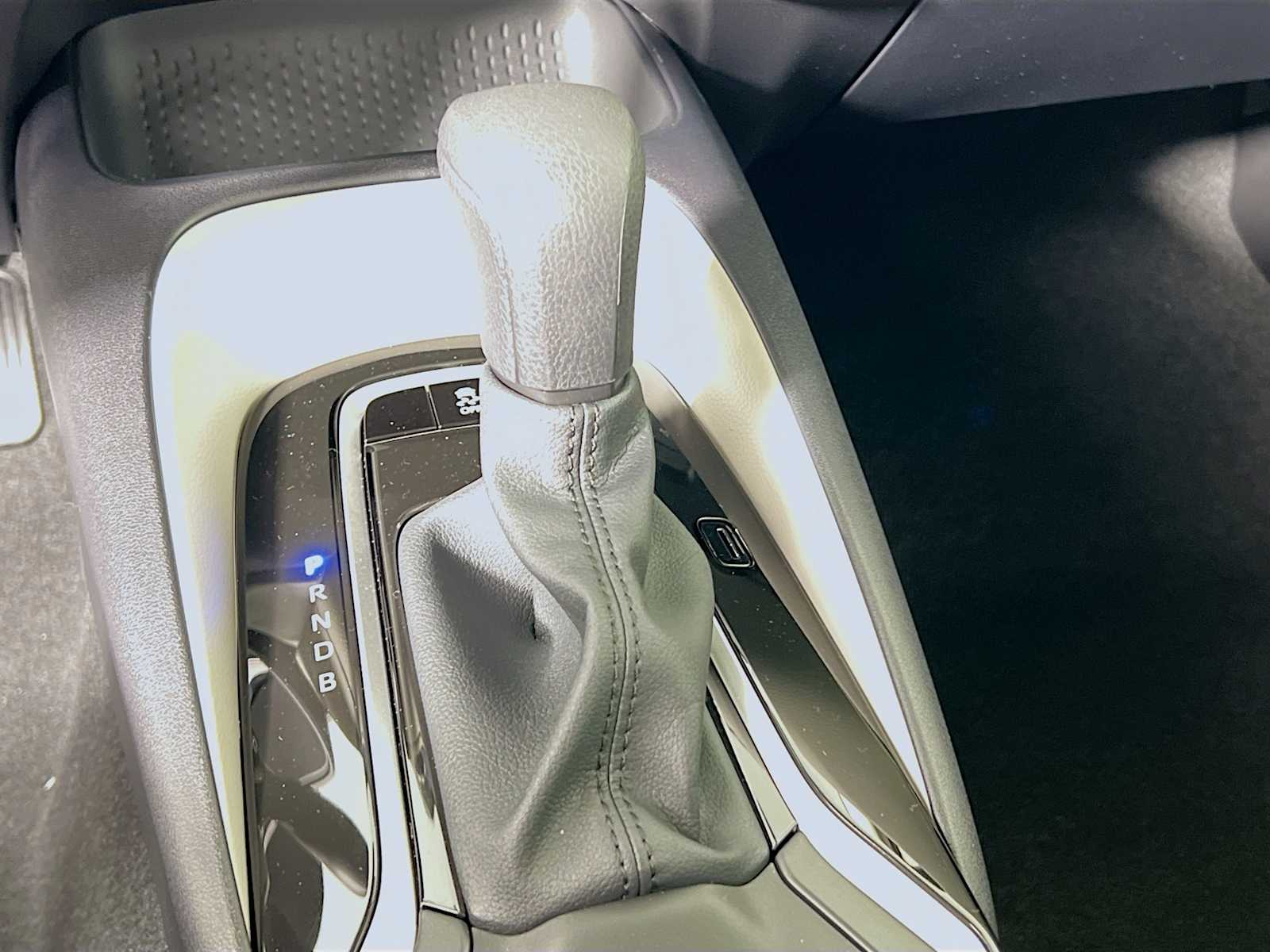 2026 Toyota Corolla LE - Photo 11