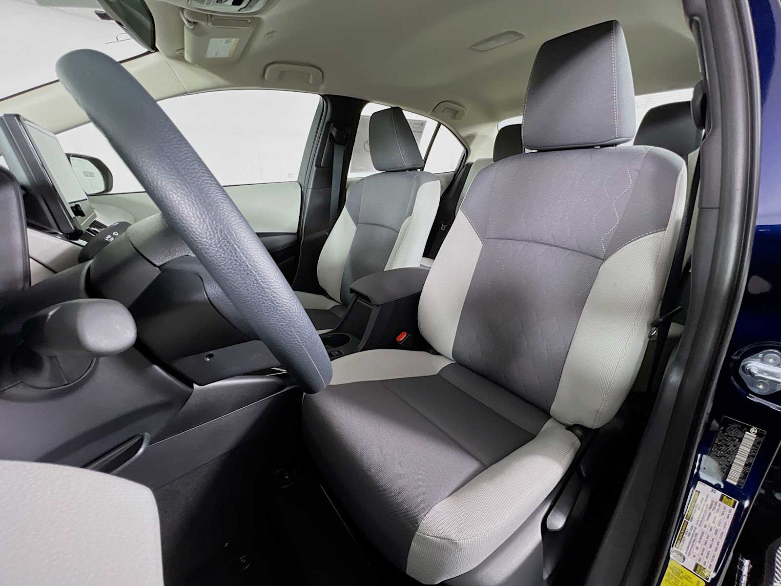 2026 Toyota Corolla LE - Photo 12