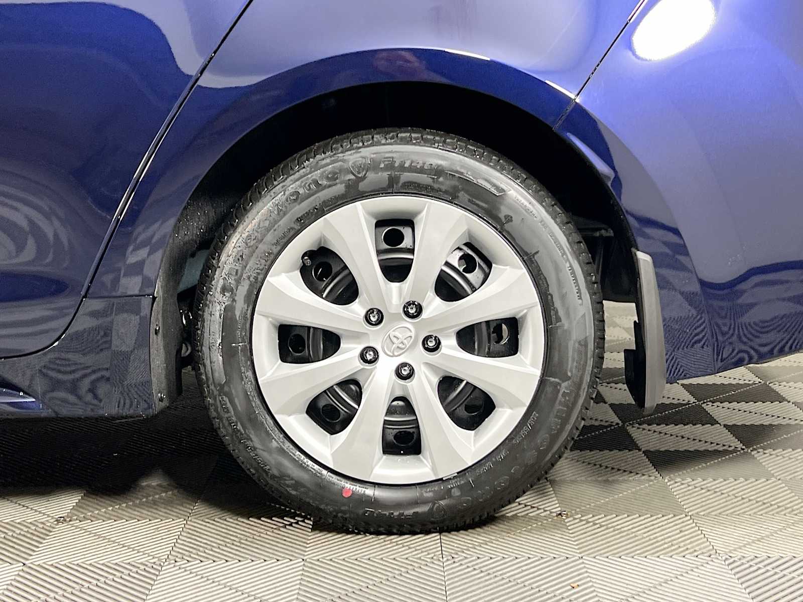 2026 Toyota Corolla LE - Photo 18