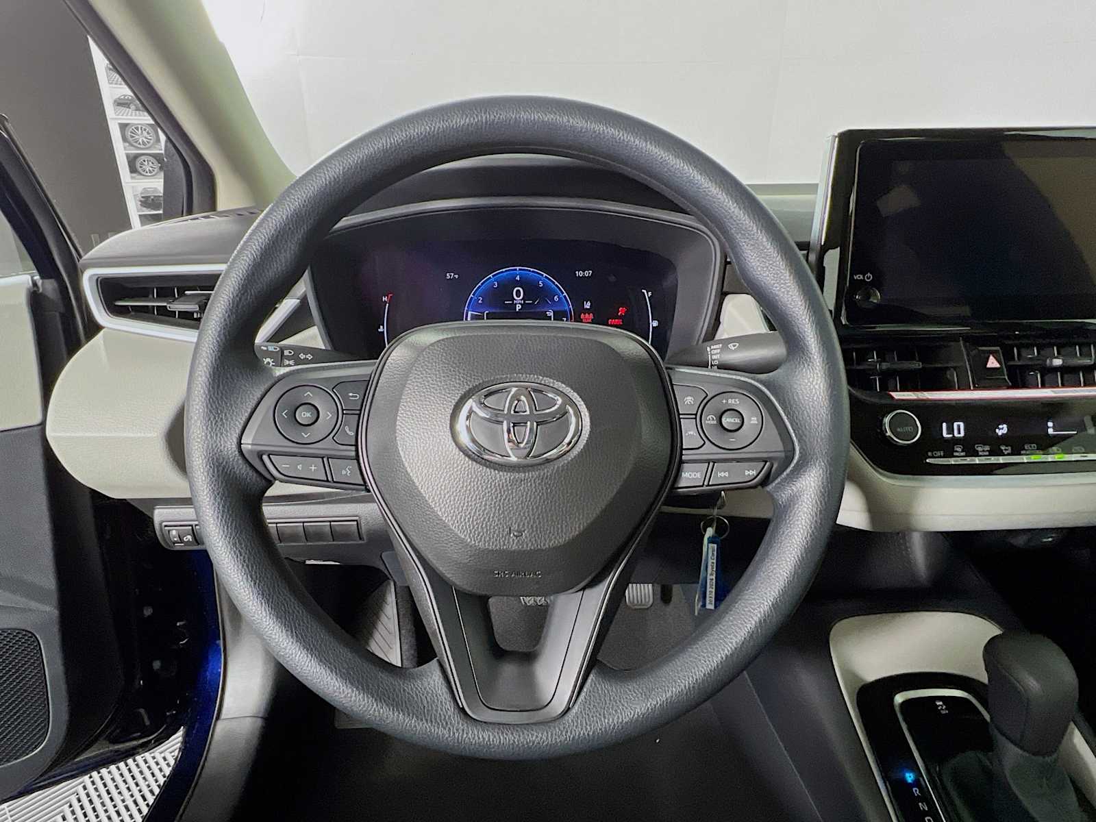 2026 Toyota Corolla LE - Photo 7