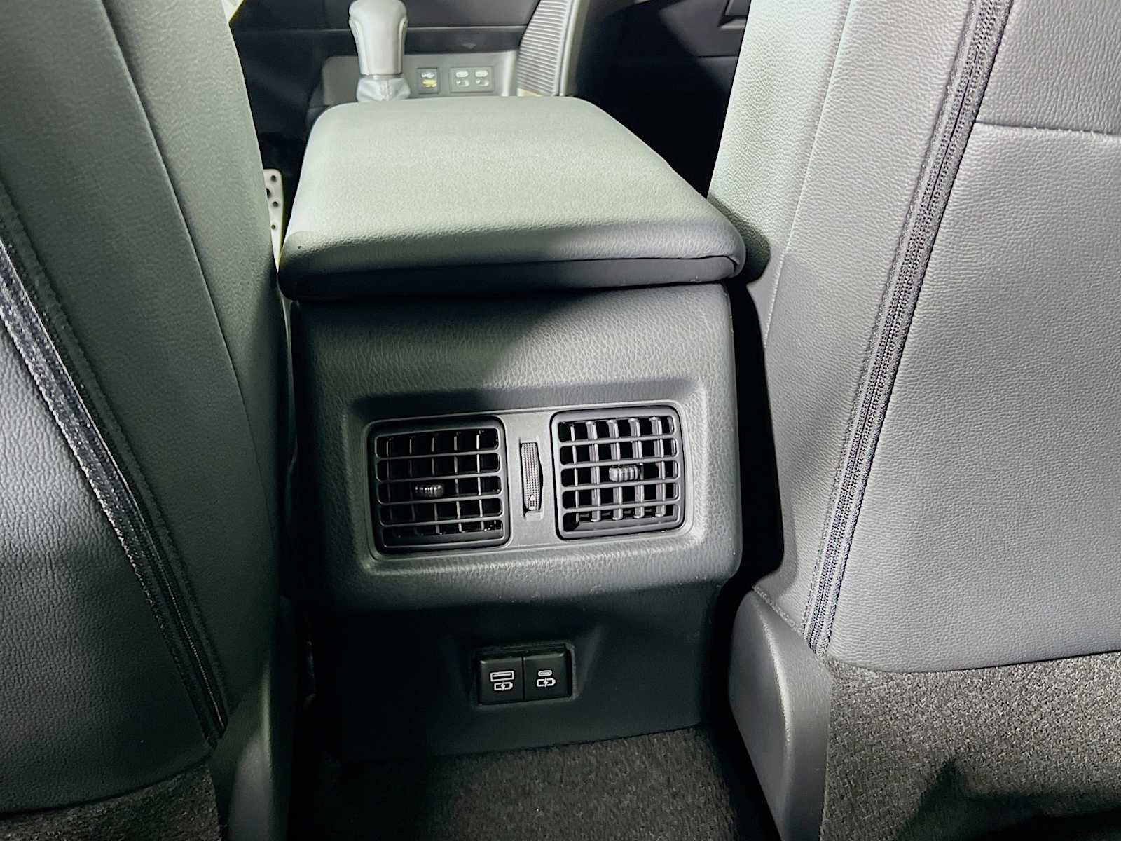 2026 Toyota Camry SE - Photo 14