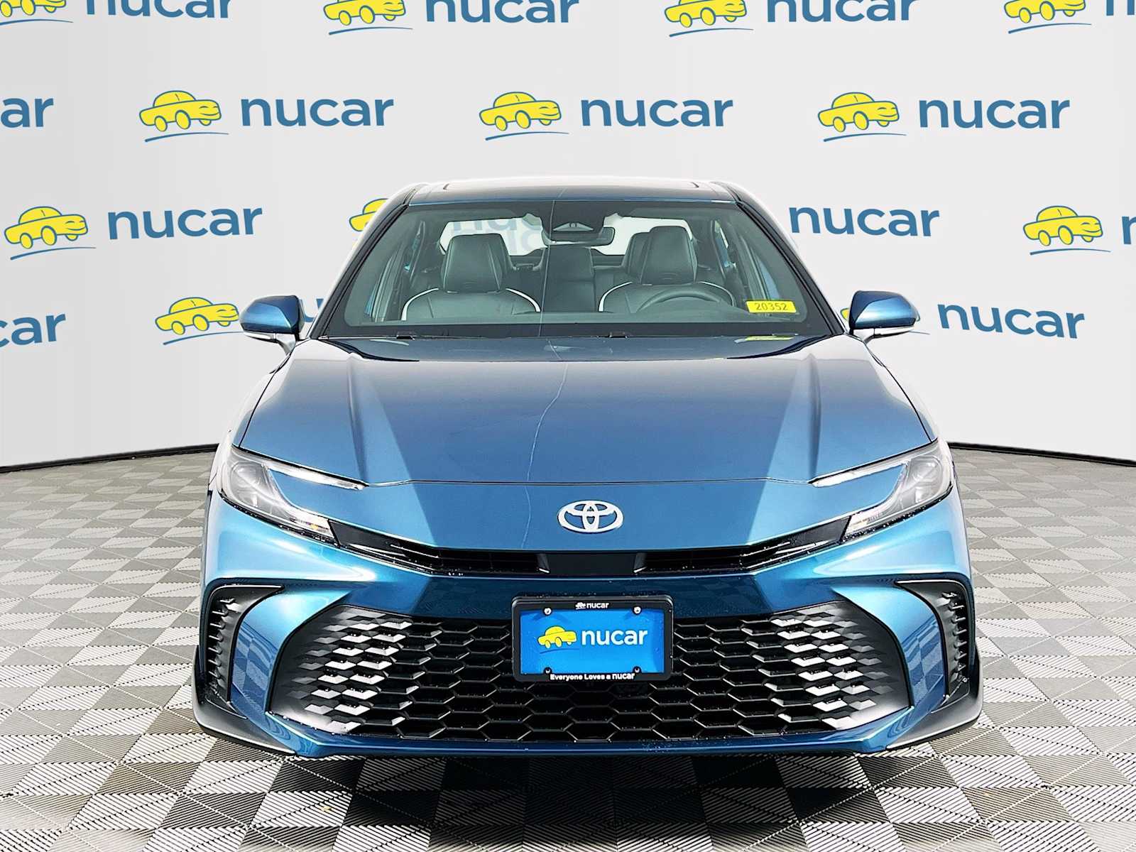 2026 Toyota Camry SE - Photo 2