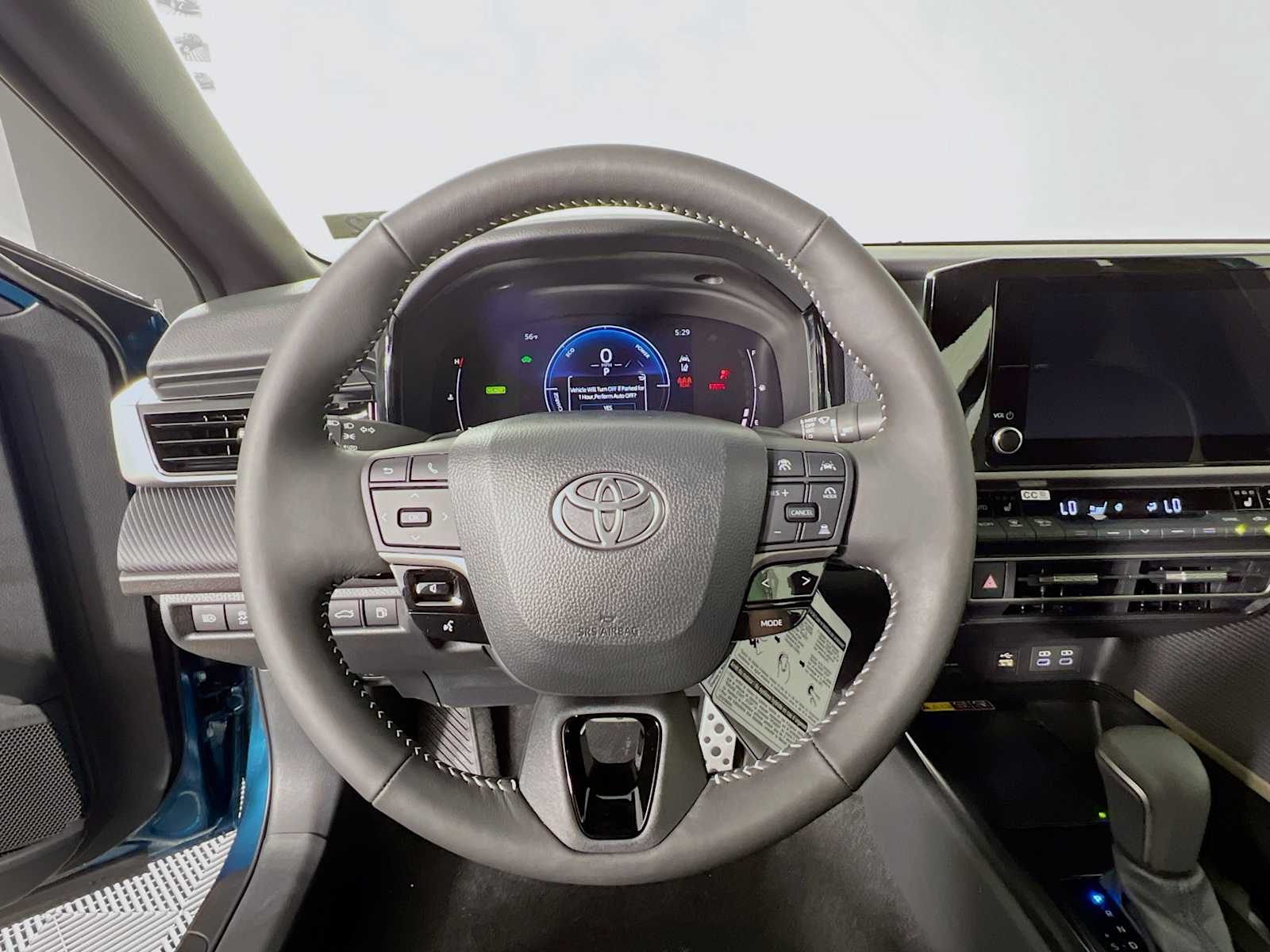 2026 Toyota Camry SE - Photo 7