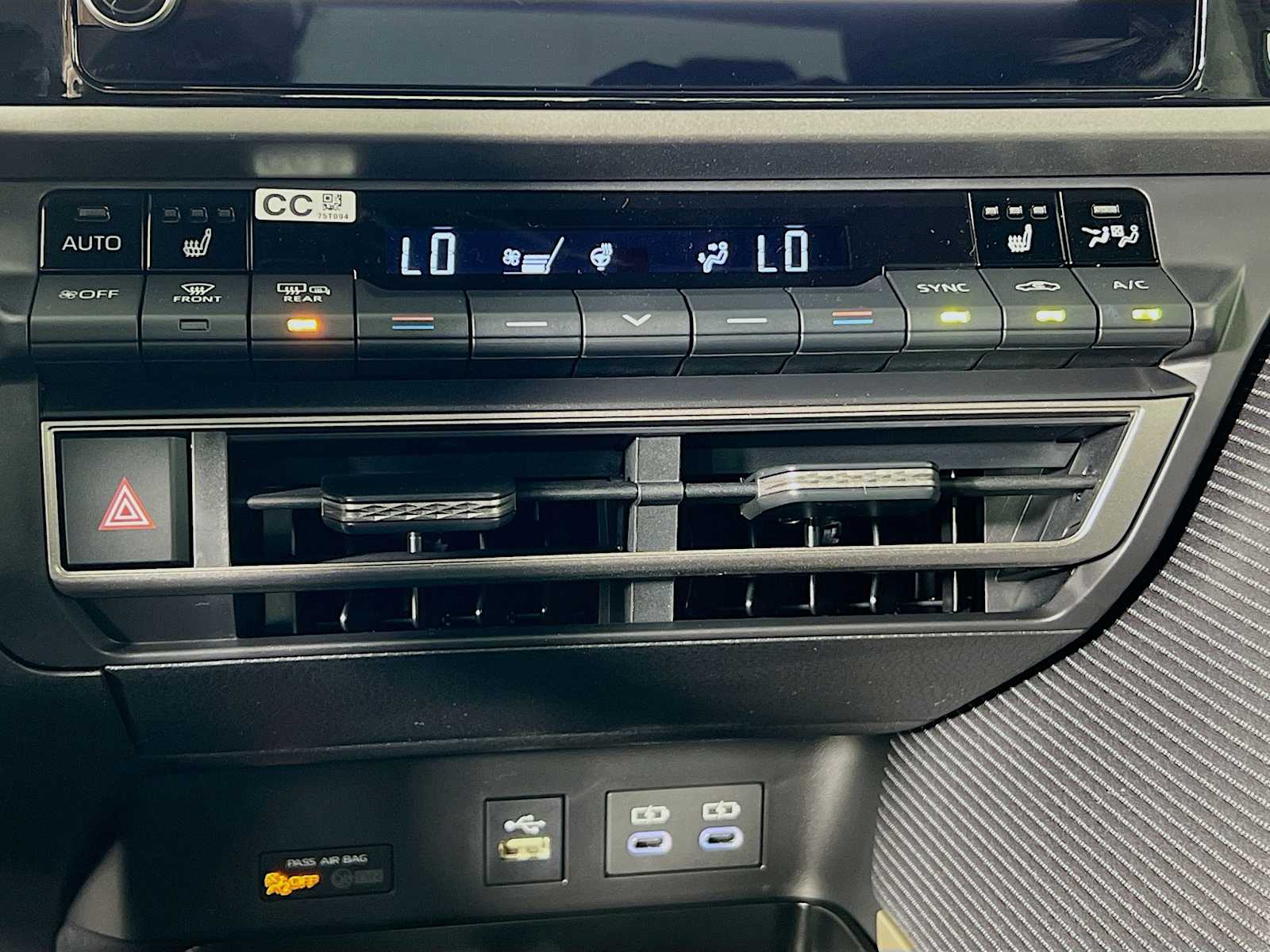2026 Toyota Camry SE - Photo 10